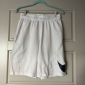 White men’s nike basketball shorts